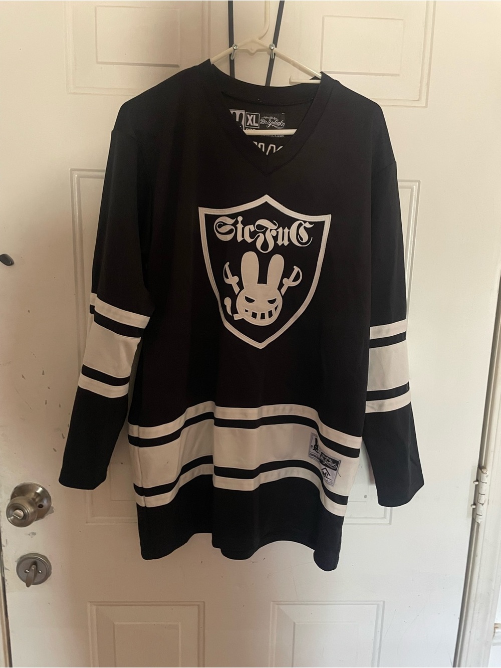 Black and White Graphic Hockey Jersey - Size XL